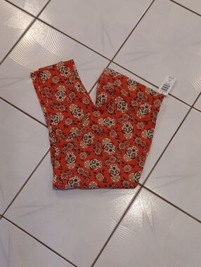 4/$80 New Torrid Orange Skull & Rose Print Leggings - Size 2 (US18)